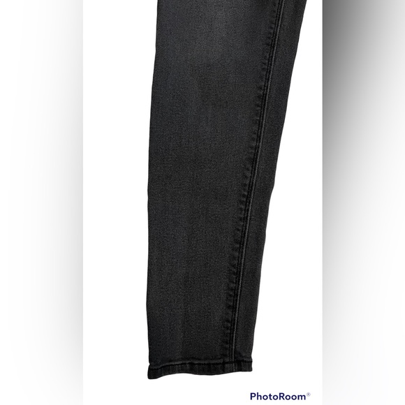 AMERICAN EAGLE MOM JEAN • BLACK FADED DENIM • SIZE 000 • IN GREAT CONDITION - Picture 6 of 11